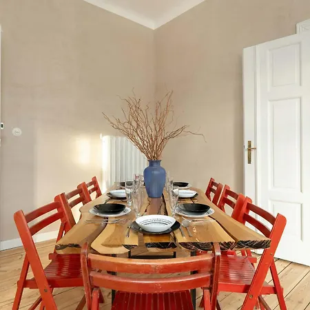 Family With Balcony Near Mtp By Renters * Posen